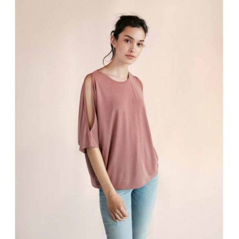 Express Cold Shoulder Wedge Top - Picture 2 of 6